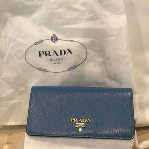 Prada Vitello Move chain wallet